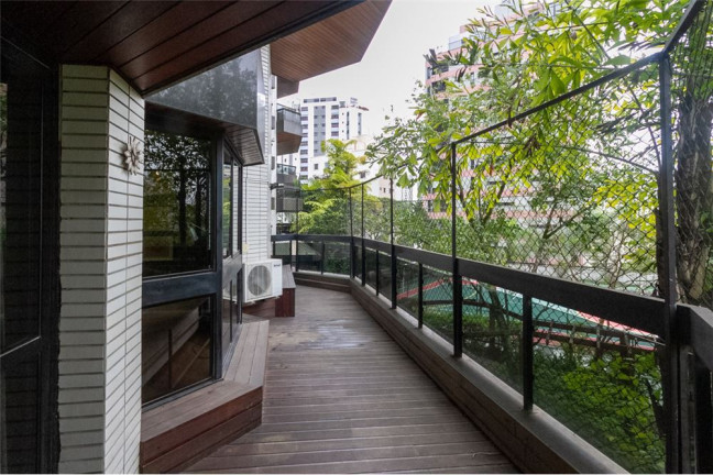 Imagem Imóvel com 4 Quartos à Venda, em Morumbi - São Paulo Imagem Imóvel com 4 Quartos à Venda, em Morumbi - São Paulo