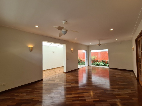 Casa com 3 Quartos à Venda, 179 m² em Mirandópolis - São Paulo