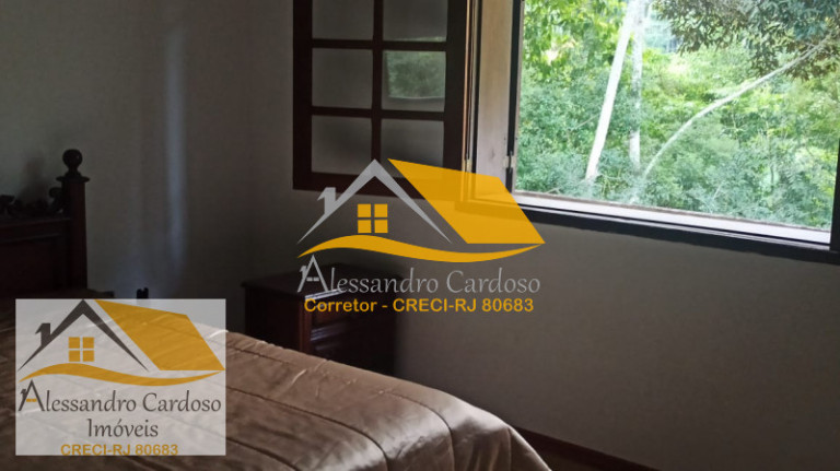 Imagem Casa com 3 Quartos à Venda, 300 m²