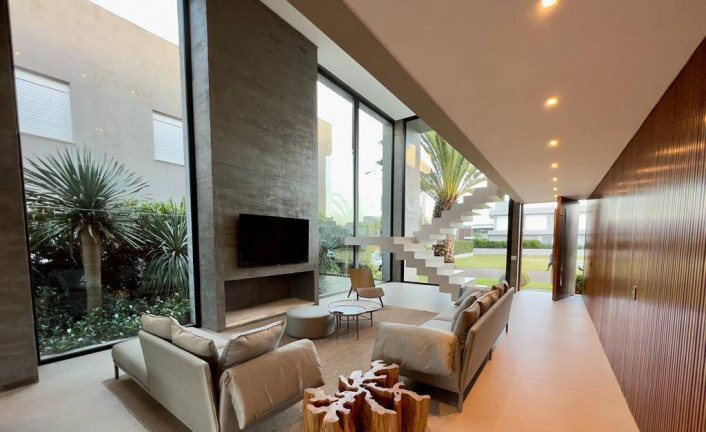 Imagem Casa de Condomínio com 5 Quartos à Venda, 350 m² em Xangri-lá Imagem Casa de Condomínio com 5 Quartos à Venda, 350 m² em Xangri-lá