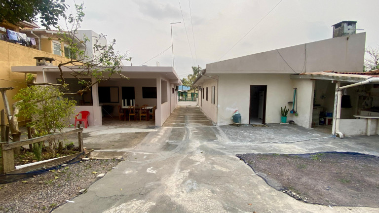 Imagem Casa com 11 Quartos à Venda, 416 m² em Centro - Garopaba