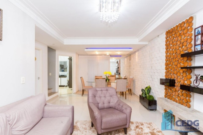 Sobrado com 3 Quartos à Venda, 180 m² em Boqueirão - Curitiba