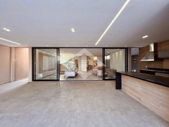 Imagem Casa com 6 Quartos à Venda, 350 m² em Barra Da Tijuca - Rio De Janeiro Imagem Casa com 6 Quartos à Venda, 350 m² em Barra Da Tijuca - Rio De Janeiro