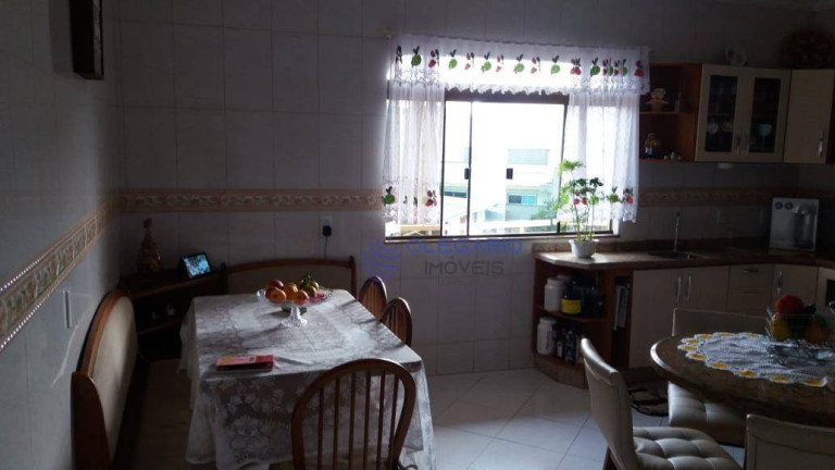 Imagem Sobrado com 4 Quartos à Venda, 460 m² em Centro - Penha Imagem Sobrado com 4 Quartos à Venda, 460 m² em Centro - Penha