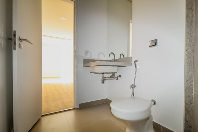 Imagem Imóvel com 2 Quartos à Venda, 106 m² em Copacabana - Rio De Janeiro Imagem Imóvel com 2 Quartos à Venda, 106 m² em Copacabana - Rio De Janeiro