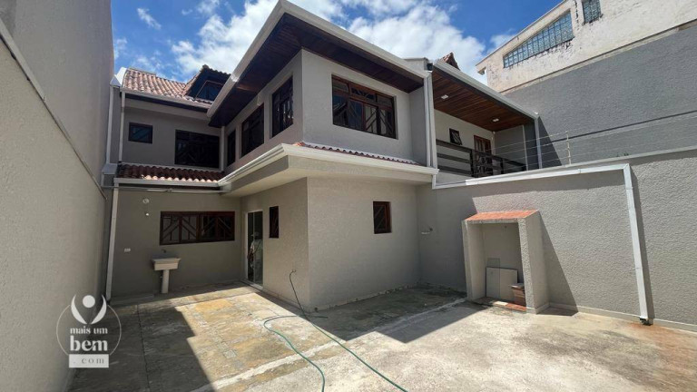 Imagem Sobrado com 5 Quartos à Venda, 254 m² em Atuba - Curitiba Imagem Sobrado com 5 Quartos à Venda, 254 m² em Atuba - Curitiba
