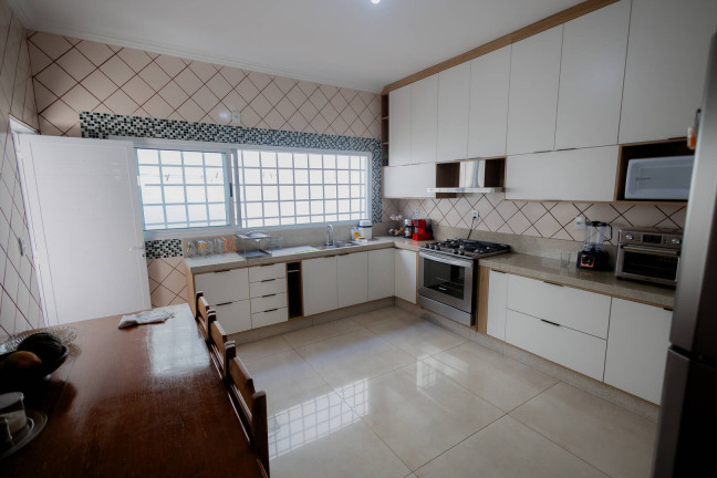 Imagem Casa com 4 Quartos à Venda,  em Jardim Califórnia - Cuiabá