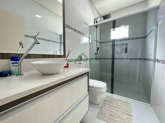 Imagem Casa com 3 Quartos à Venda, 670 m² em Centro - Balneário Barra Do Sul