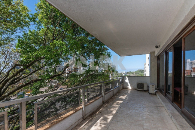 Imagem Apartamento com 3 Quartos à Venda, 247 m² em Petrópolis - Porto Alegre Imagem Apartamento com 3 Quartos à Venda, 247 m² em Petrópolis - Porto Alegre