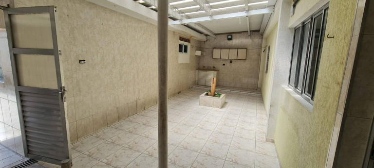 Imagem Casa com 4 Quartos à Venda, em São Paulo Imagem Casa com 4 Quartos à Venda, em São Paulo