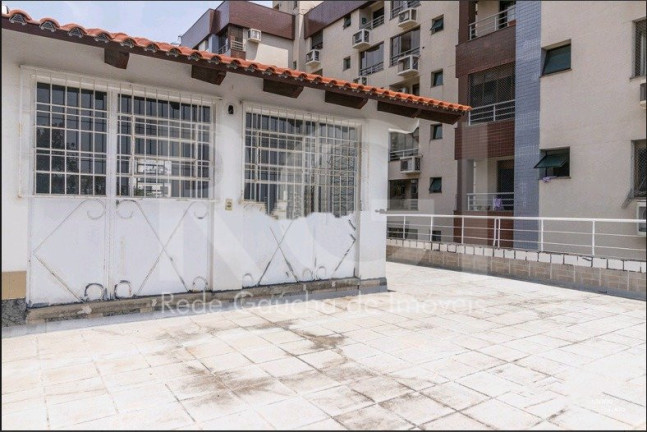 Imagem Casa com 5 Quartos à Venda, 299 m² em Menino Deus - Porto Alegre Imagem Casa com 5 Quartos à Venda, 299 m² em Menino Deus - Porto Alegre