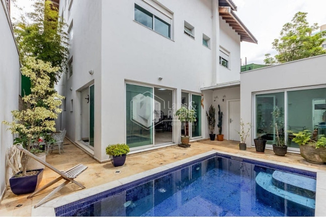 Casa com 6 Quartos à Venda, 360 m² em Santana - São Paulo