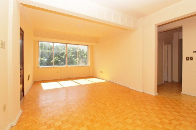 Imagem Imóvel com 3 Quartos à Venda, 135 m² em Independência - Porto Alegre Imagem Imóvel com 3 Quartos à Venda, 135 m² em Independência - Porto Alegre