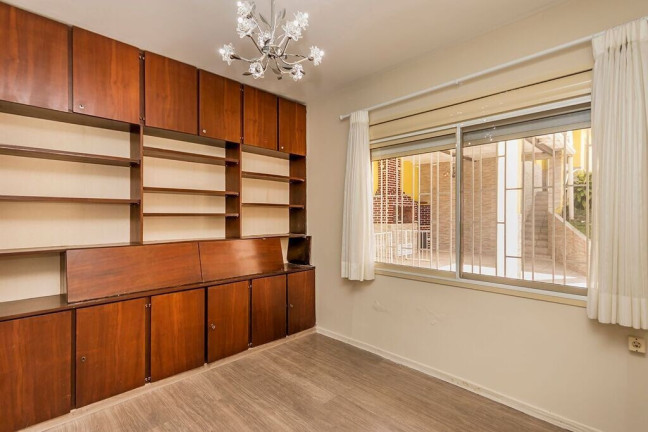 Imagem Casa com 4 Quartos à Venda, 205 m² em Chácara Das Pedras - Porto Alegre Imagem Casa com 4 Quartos à Venda, 205 m² em Chácara Das Pedras - Porto Alegre