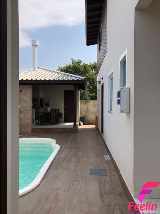 Imagem Casa com 3 Quartos à Venda, 200 m² em Campeche - Florianópolis