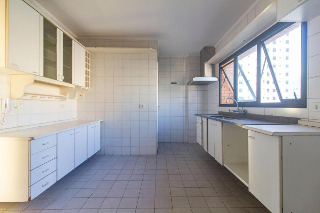 Imagem Apartamento com 3 Quartos à Venda, 210 m² em Real Parque - São Paulo