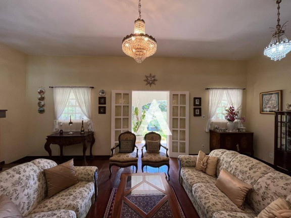 Imagem Casa com 9 Quartos à Venda, 235 m² em Quebra Frascos - Teresópolis Imagem Casa com 9 Quartos à Venda, 235 m² em Quebra Frascos - Teresópolis