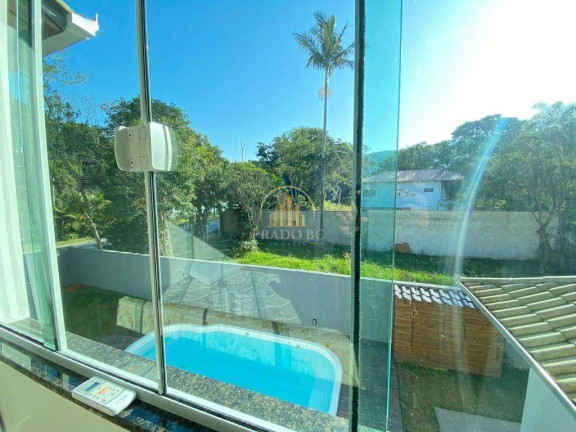 Imagem Casa com 3 Quartos à Venda, em Balneário Camboriú Imagem Casa com 3 Quartos à Venda, em Balneário Camboriú