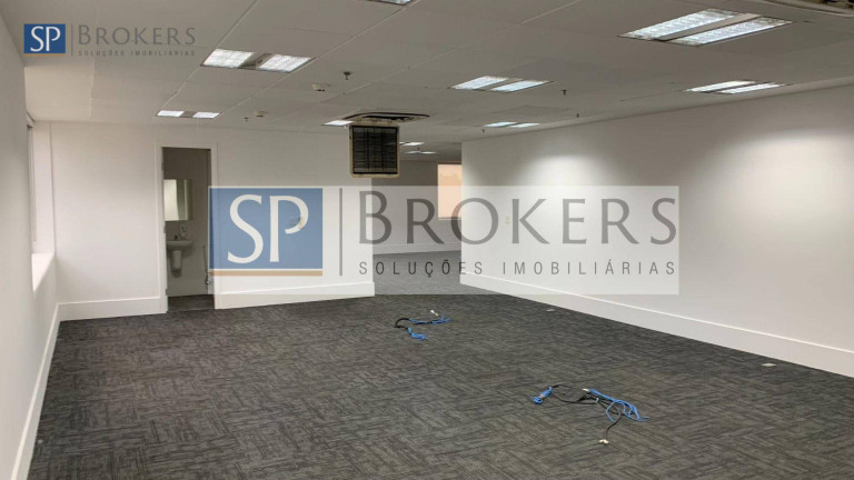 Imagem Sala Comercial à Venda ou Locação, 225 m² em Itaim Bibi - São Paulo Imagem Sala Comercial à Venda ou Locação, 225 m² em Itaim Bibi - São Paulo