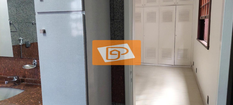 Imagem Casa com 6 Quartos à Venda, 300 m² em Bingen - Petrópolis