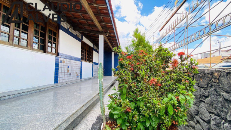 Imagem Casa com 5 Quartos à Venda, 292 m² em Centro - Feira De Santana Imagem Casa com 5 Quartos à Venda, 292 m² em Centro - Feira De Santana