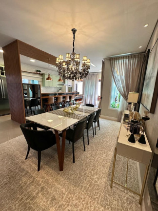 Imagem Casa com 3 Quartos à Venda, em América - Joinville Imagem Casa com 3 Quartos à Venda, em América - Joinville