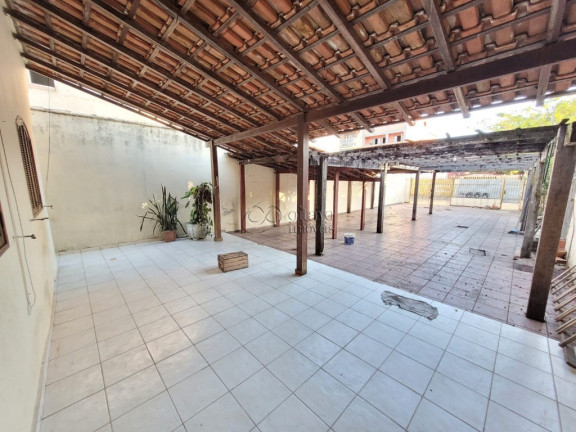 Sobrado com 3 Quartos à Venda, 300 m² em Imbetiba - Macaé
