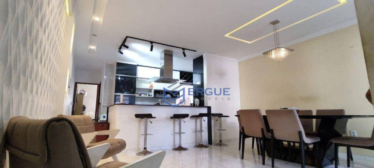 Imagem Casa com 4 Quartos à Venda, 375 m² em Maraponga - Fortaleza Imagem Casa com 4 Quartos à Venda, 375 m² em Maraponga - Fortaleza