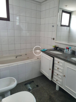 Apartamento com 3 Quartos para Alugar, 185 m² em Real Parque - São Paulo