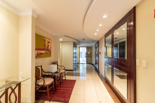 Imagem Imóvel com 3 Quartos à Venda, 147 m² em Higienópolis - Porto Alegre Imagem Imóvel com 3 Quartos à Venda, 147 m² em Higienópolis - Porto Alegre