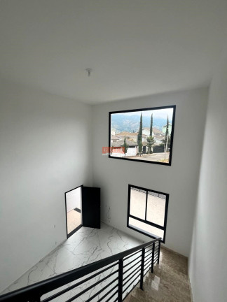 Imagem Casa com 3 Quartos à Venda, 130 m² em Vila Petrópolis - Atibaia Imagem Casa com 3 Quartos à Venda, 130 m² em Vila Petrópolis - Atibaia