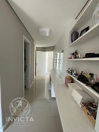 Imagem Cobertura com 3 Quartos à Venda, 196 m² em Pioneiros - Balneário Camboriú Imagem Cobertura com 3 Quartos à Venda, 196 m² em Pioneiros - Balneário Camboriú