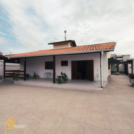 Imagem Casa com 4 Quartos à Venda, 250 m² em Loteamento Residencial Colina Do Belém - Taubaté