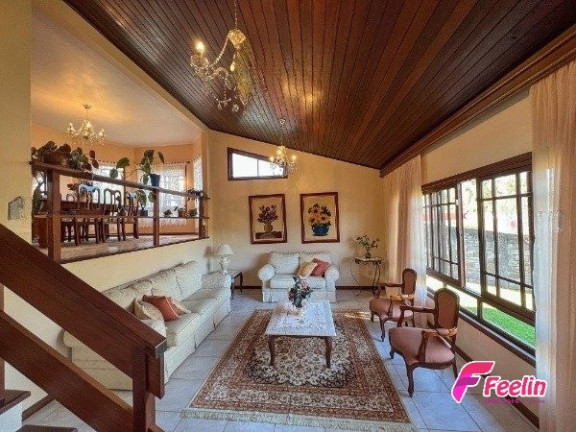 Imagem Casa com 3 Quartos à Venda, 236 m² em Centro - Rancho Queimado Imagem Casa com 3 Quartos à Venda, 236 m² em Centro - Rancho Queimado