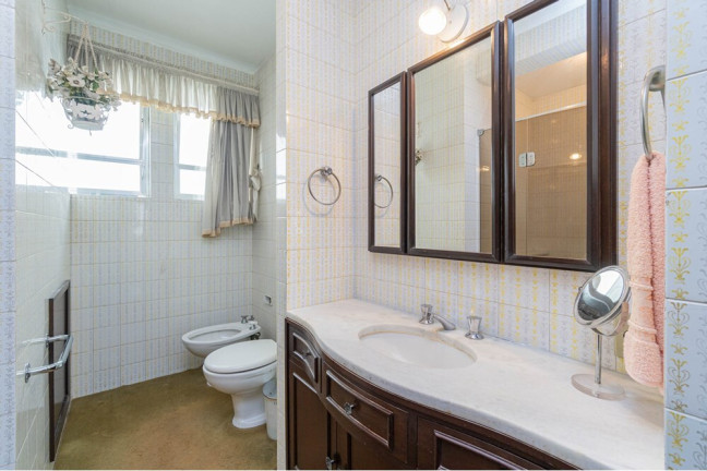 Imagem Apartamento com 4 Quartos à Venda, 277 m² em Auxiliadora - Porto Alegre Imagem Apartamento com 4 Quartos à Venda, 277 m² em Auxiliadora - Porto Alegre