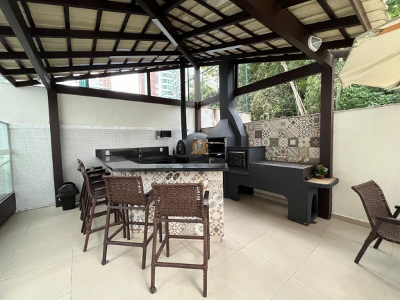 Imagem Imóvel com 3 Quartos à Venda, 213 m² em Pioneiros - Balneário Camboriú