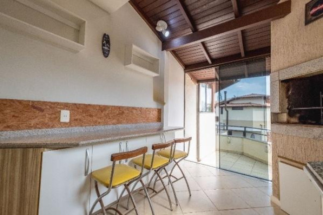 Imagem Sobrado com 3 Quartos à Venda, 160 m² em Cachoeira Do Bom Jesus - Florianópolis