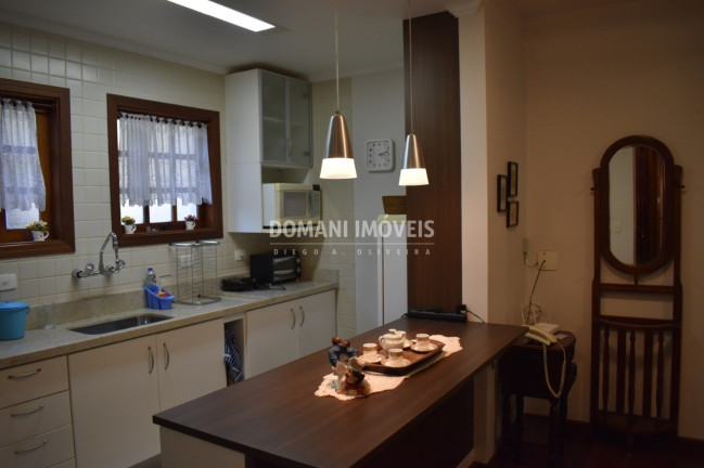 Imagem Imóvel com 3 Quartos à Venda, 104 m² em Região De Capivari - Campos Do Jordão