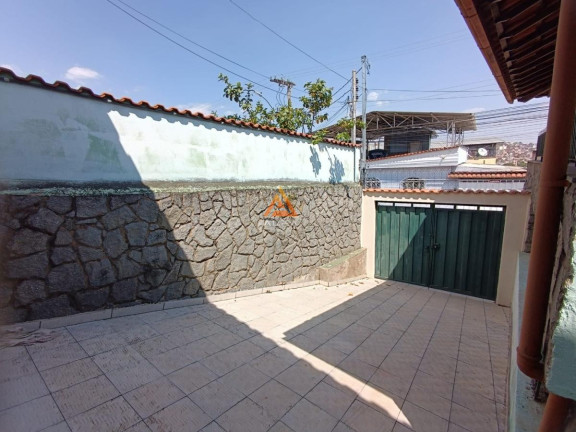 Imagem Casa com 3 Quartos para Alugar,  em Caminho Novo - Barbacena