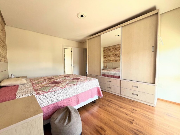 Imagem Casa com 3 Quartos à Venda, em Vila Nova - Porto Alegre Imagem Casa com 3 Quartos à Venda, em Vila Nova - Porto Alegre