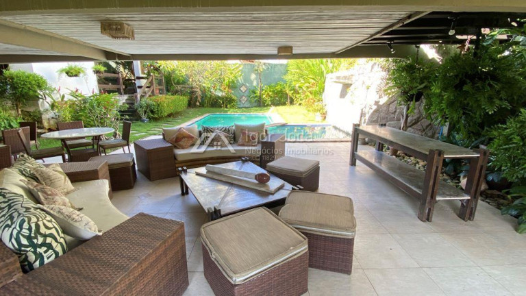 Imagem Casa com 4 Quartos à Venda, 450 m² em Papicu - Fortaleza