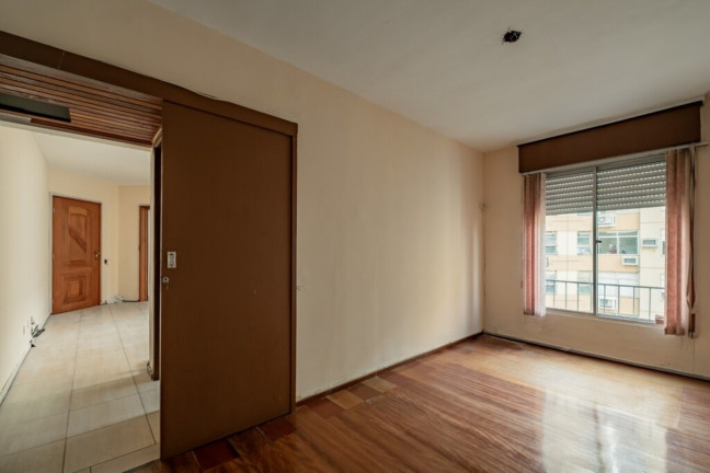 Imagem Imóvel com 1 Quarto à Venda, 41 m² em Cristal - Porto Alegre Imagem Imóvel com 1 Quarto à Venda, 41 m² em Cristal - Porto Alegre