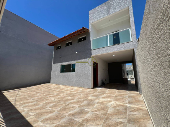 Sobrado com 5 Quartos à Venda, 226 m² em Cidade Nova Peruíbe - Peruíbe