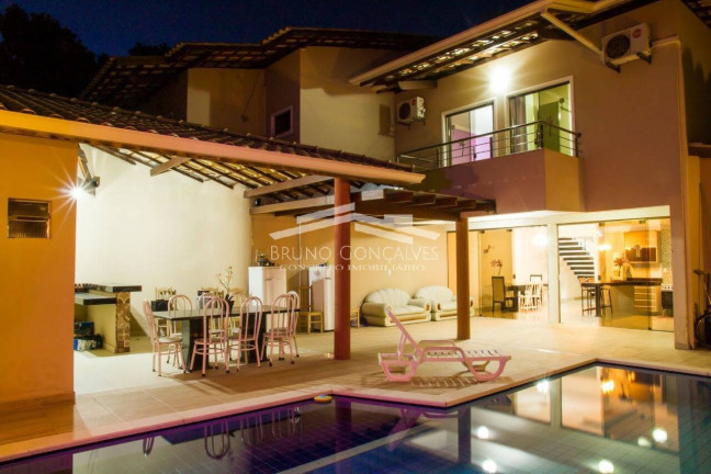 Casa com 4 Quartos à Venda,  em Porto Seguro