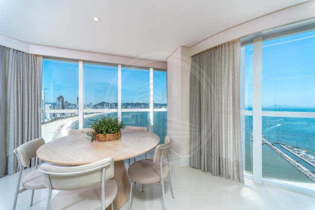 Imagem Apartamento com 4 Quartos à Venda, 237 m² em Centro - Balneário Camboriú Imagem Apartamento com 4 Quartos à Venda, 237 m² em Centro - Balneário Camboriú