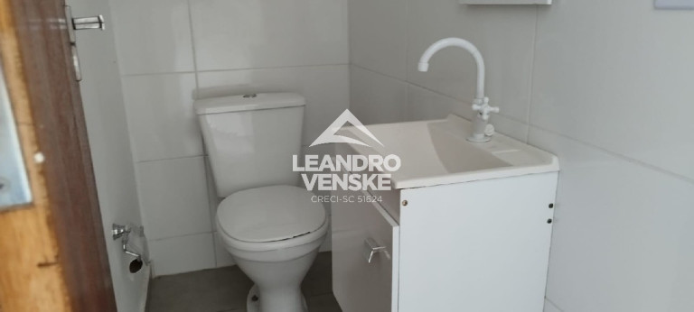 Imagem Sobrado com 2 Quartos à Venda,  em Parque Guarani - Joinville