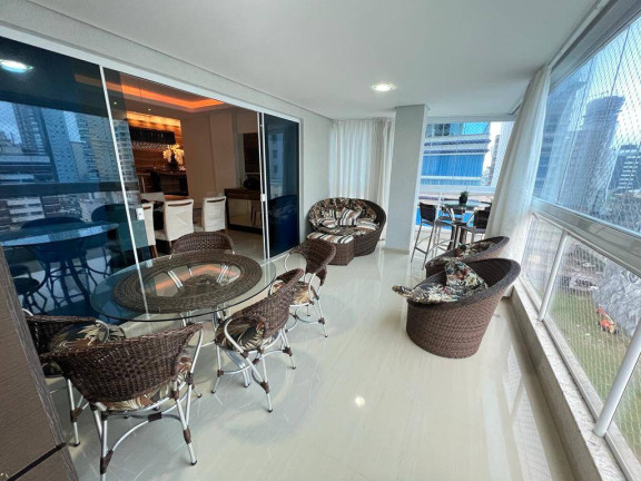 Imagem Apartamento com 4 Quartos à Venda, 210 m² em Meia Praia - Itapema Imagem Apartamento com 4 Quartos à Venda, 210 m² em Meia Praia - Itapema
