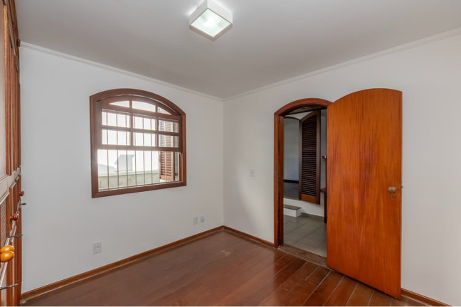 Imagem Casa com 4 Quartos à Venda, 110 m² em Jardim Marajoara - São Paulo