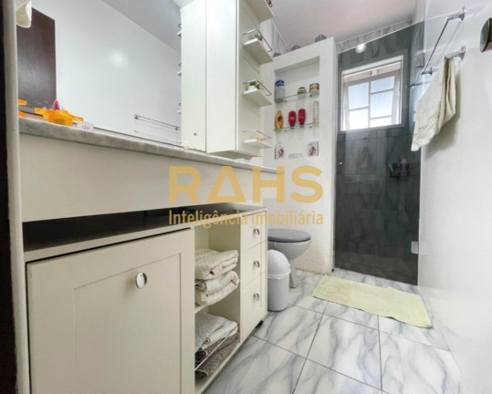 Imagem Casa com 3 Quartos à Venda, 255 m² em Saguaçu - Joinville Imagem Casa com 3 Quartos à Venda, 255 m² em Saguaçu - Joinville