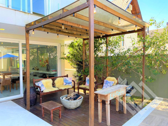 Imagem Casa com 3 Quartos para Temporada, 330 m² em Jurerê Internacional - Florianópolis